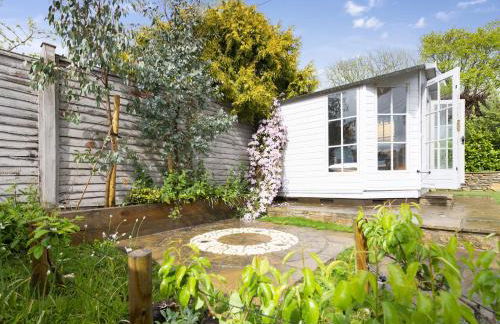 Apple Blossom - Photo 25