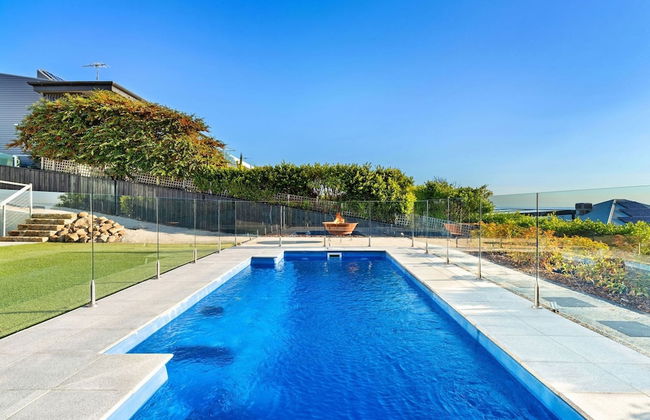 Clifftop Family Retreat With Views Pool - Foto 15