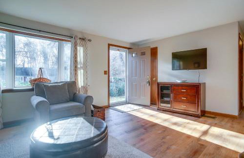 Golf and Unwind Family Home 2 Mi to Covells Beach! - Foto 5