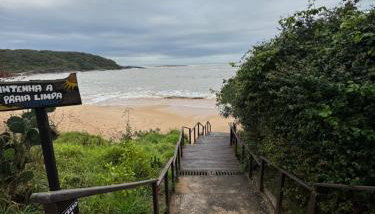Aconchegante apartamento a 100 mt da Praia da Bacutia - Foto 3