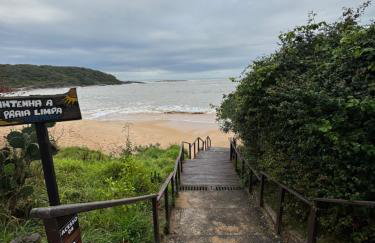 Aconchegante apartamento a 100 mt da Praia da Bacutia - Foto 3