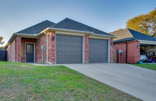 1 Mi to Historic Dtwn Weatherford Home with Yard - Foto 24