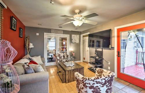 Stylish Suburban Getaway, 10 Miles to Royal Mtn! - Foto 6