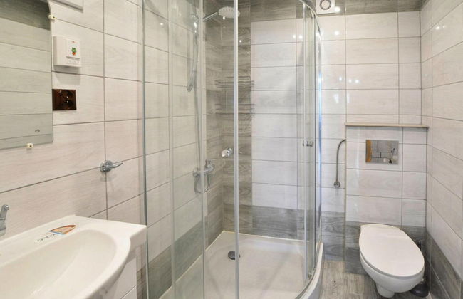 Wooden House by Ostrowieckie Lake With Beach - Photo 17