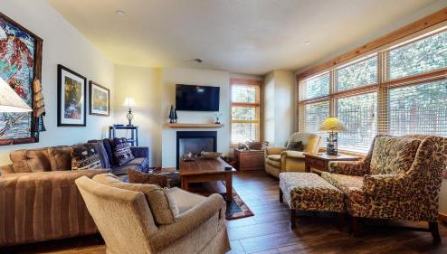 Solstice 11 Amazing Location on Golf Course, Heated Garage, Private Washer Dryer condo - Foto 1