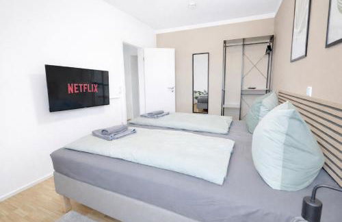 Larooms Merseburg - Apartment CS01 - 3 Zimmer, 7 Betten, 2 Bäder, 2 Parkplätze, Balkon & Aufzug - Foto 11