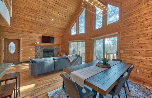 Charming & Cozy Chalet; Minutes to Shanty Creek! - Foto 16