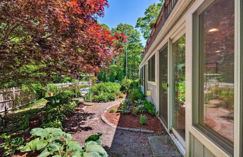 Cape Cod Area Home with Fire Pit Less Than 4 Mi to Beach! - Foto 22