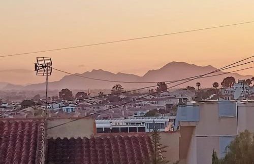 Alicante 1 bed apartment free parking and Netflix, min stay 11 nights seasonal rental - Foto 13