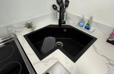 Cozy Villa with Spa, Fireplace, Kitchen, Yard, BBQ - Foto 16