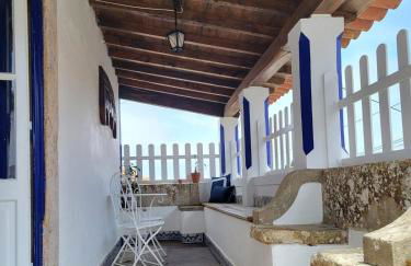 Charmingly Renovated Village House in Sintra, Penedo - Photo 16