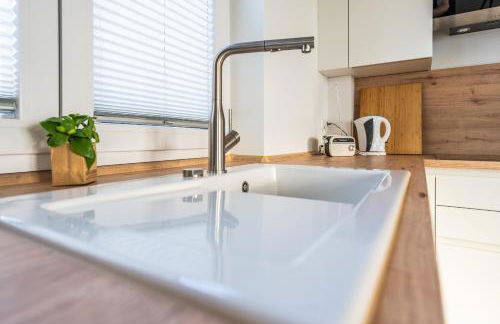 Hangar 19 Superior Apartment mit Terrasse und Garten H1W2 - Foto 12