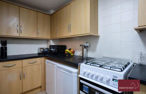 Knaphill Woking - 2 Bedroom House - With Garden - Photo 7