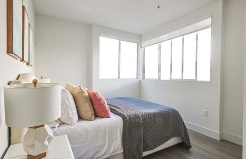 Spacious 2BDR in SM - 5 minutes walk to the beach! - Foto 20