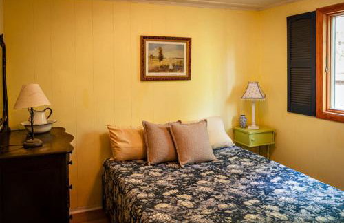 Belgrade Lake house with Dock - Photo 2