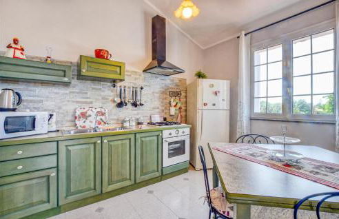 Amazing Home In Siracusa With Wifi - Photo 18