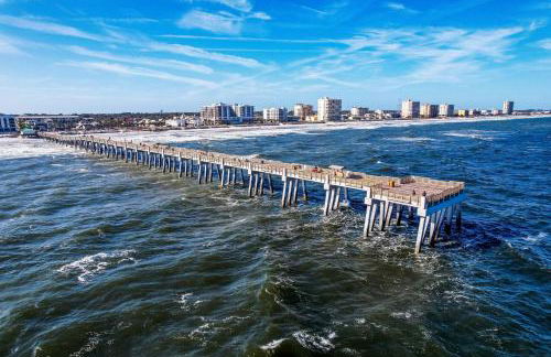 Seas the Day - 4 blocks to the beach, restaurant, and bar district - great deck and outdoor space!! - Foto 41