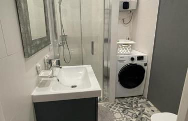 Charming Historic Lisbon Bairro Alto Apartment - Photo 17