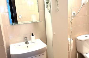 Camp Nou Apartment WiFi - Photo 14