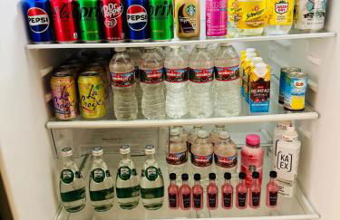 Hollywood Penthouse with Balcony & Pool View - Photo 19