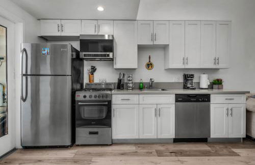 Modern 1-Bedroom Loft in Hollywood with Parking, WiFi & Hollywood Sign View - Foto 7