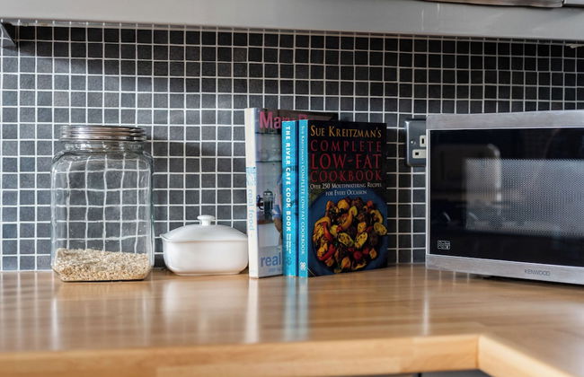 Putney Perfection - Photo 11