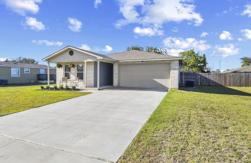 about 6 Mi to Waco Newly Constructed Family Home - Photo 2