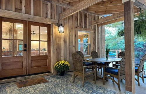 Secluded with Hot tub, Pool table, Arcade, Fishing andTheater Room - Photo 43