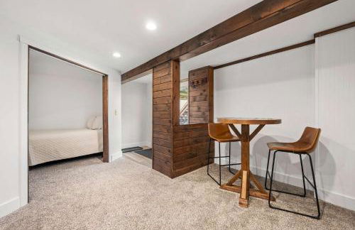 Updated townhome - Walk to Holiday Valley - Foto 36