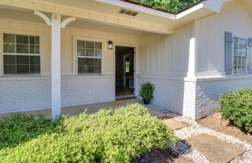 Walk to Eats and Entertainment Home in Brookhaven - Foto 22