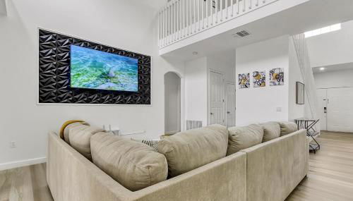 Stunning 5 bedroom pool home in gated community minutes from Disney - Foto 4