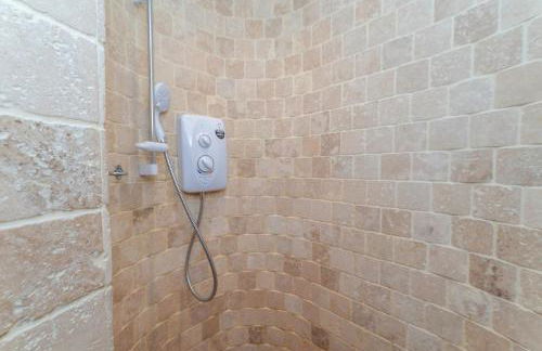 Heron Stays Bath- Boutique Period Group Properties, Parking for 4 Cars, Just 3 Miles to Bath Central, Sleeps 14 - Photo 30