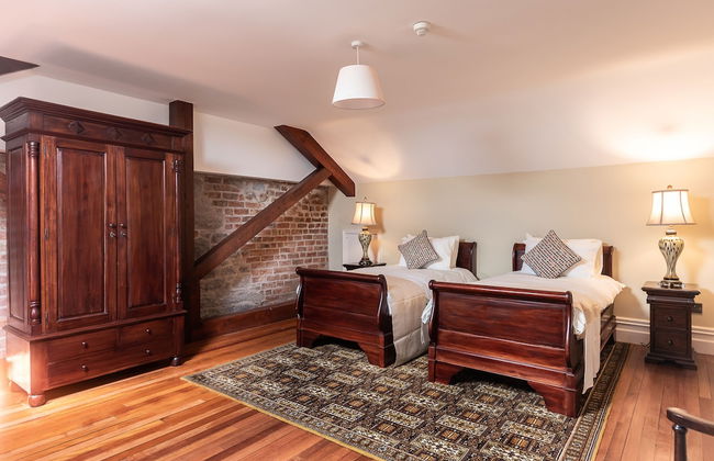 8 Bedroomed House Steeped in History - Photo 17