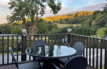 Valley View Lodge - Photo 1