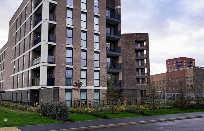 Brand New Stunning 2-bed Apartment in Dagenham - Photo 1