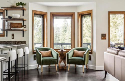 Hot Tub - Scenic Views - Spacious Deck - Game Room - Foto 14