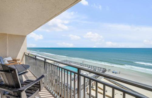New Listing! Dog-friendly direct oceanfront with private balcony and heated rooftop pool - Foto 2