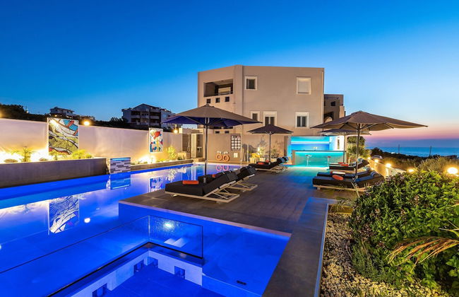 Talos Luxury Suites - Photo 77