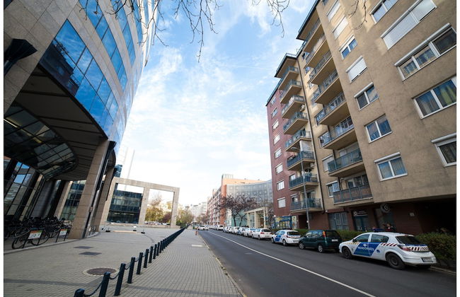 Arpad Bridge Apartments - Photo 61