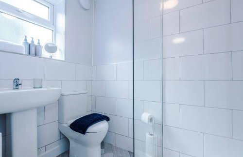 Comfortable & Spacious 3BR House near Coop Live Arena & Etihad Stadium with free Parking - New Management Since Jan '26 - Foto 15