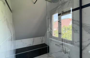 Le Cerisier - Route des vins - Parking et terrasse avec vue sur montagnes et vignoble - Foto 14