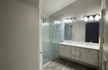 Luxury 4 Bedroom Home Pool Big Yard San Bernardino - Foto 17