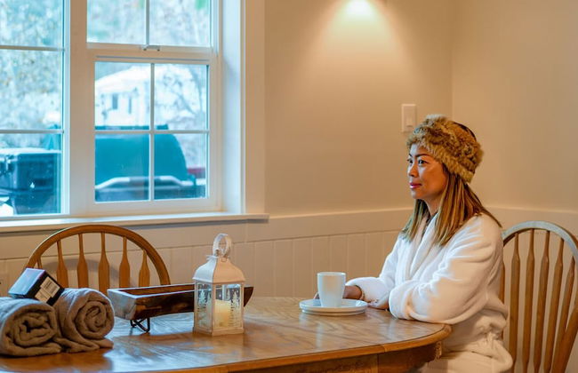 Barefoot Villas Cabin 1 Beaver w/ Hot tub - Photo 34