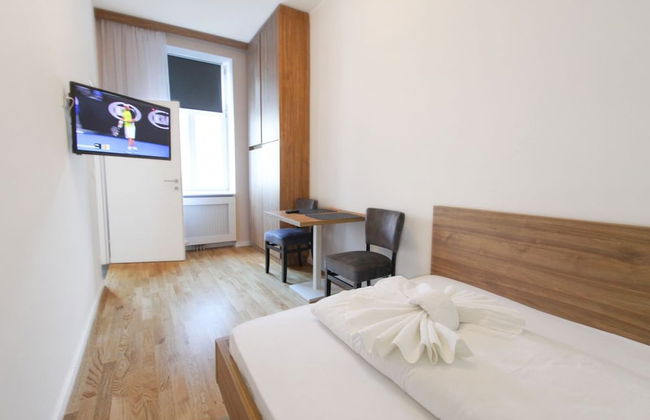 Christiano Apartments - Photo 12