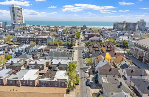 Beautifully Renovated 6BR 2BA 2 Blocks to Beach - Foto 33