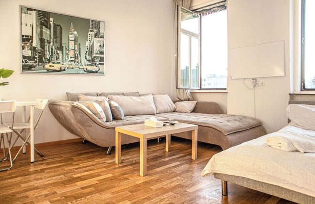 Shared 2BR Residence by Millennium Tower - Photo 32