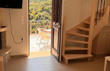 Tami House - Photo 9