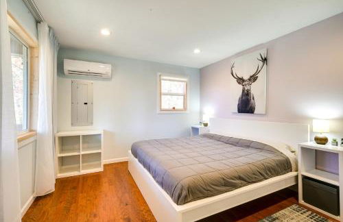 Serene Springfield Retreat on 6 Acres with Hot Tub! - Foto 14