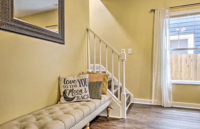 Urban Chic Townhome Near Downtown - Foto 24