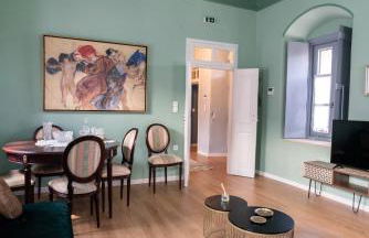 ENGLEZENA'S GUESTHOUSE - Photo 32